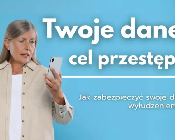 Kobieta z kartą płatniczą i telefonem zastanawia się, jak uniemożliwić wzięcie pożyczki na jej dane.