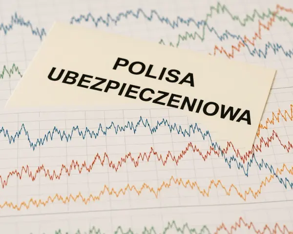 Karta z napisem "POLISA UBEZPIECZENIOWA" na tle wykresów giełdowych. To pokazuje, co to jest ubezpieczeniowy fundusz kapitałowy.