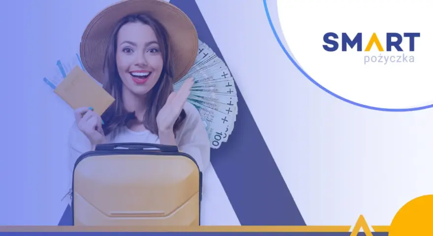 Kobieta z walizką, biletami i pieniędzmi cieszy się na podróż. Smart pożyczka kiedy przelew to szybki sposób na wakacje.